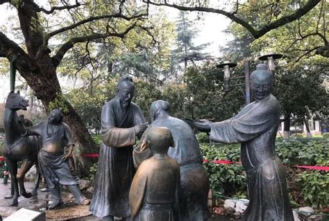 杭州人民为了纪念白居易,在西湖边立了一群雕塑,看点丰富|白居易|雕塑|杭州_新浪新闻