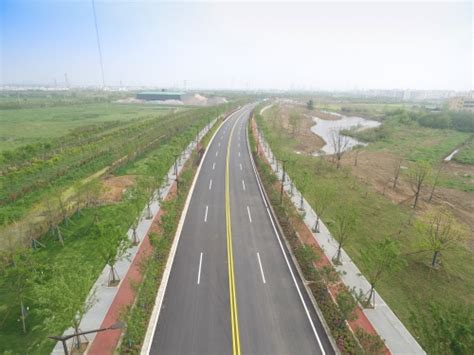 中国电力建设集团 水电建设 市政公司南京外环路项目完成全线沥青铺设