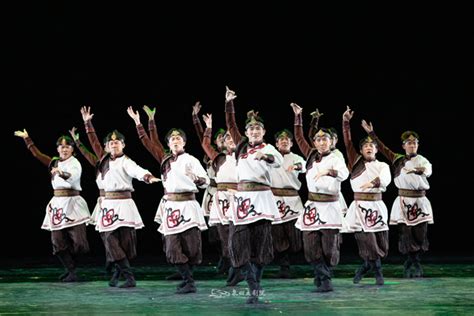 泉州大剧院上演少数民族舞蹈盛宴 - 本网原创 - 东南网泉州频道