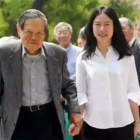 43岁翁帆女士和97岁杨振宁先生，已结婚15年 - 知乎