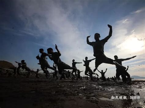 裸奔图片