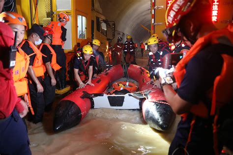 辰溪境内一隧道发生突泥突水事故 数百台车被困 - 突发 - 新湖南
