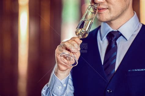 非主流拿酒头像