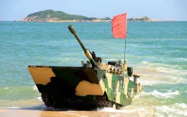中国05两栖战车这项性能全球唯一 水中航行还能开炮_手机新浪网