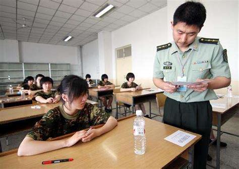 又是一年新生入学季：广州高校军训女生颜值高 - 高考成绩查询 - 中文搜索引擎指南网