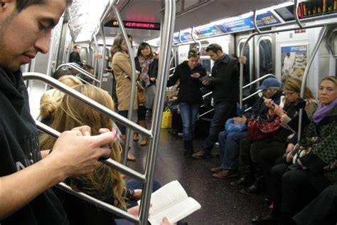 西安一名成人可免费带俩娃乘公交地铁「附：2022年西安地铁时间表」 - 寂寞网