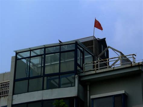 香港仔避风塘渔船挂国旗及区旗庆回归