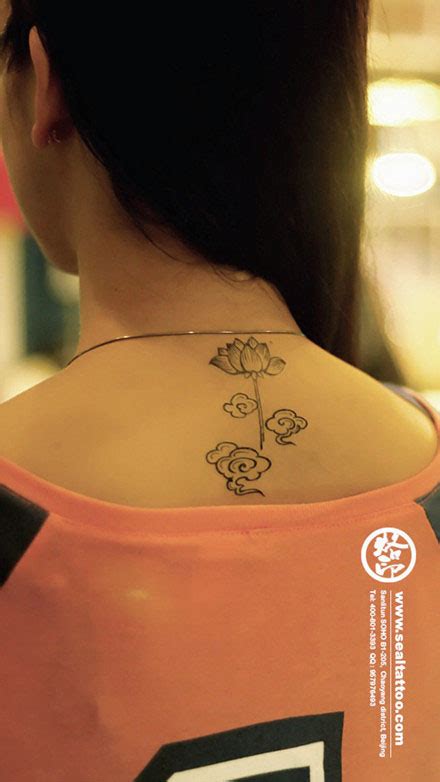 纹身温柔图案女生头像