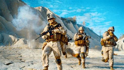真实事件改编 成功预言阿富汗战争结果 电影《鬣狗之路》01