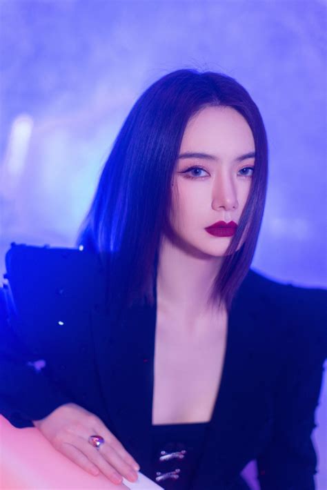 戚薇头像甜美女生动漫