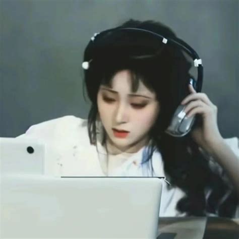 打工女生温柔头像