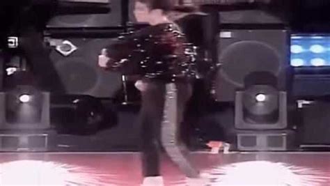 迈克尔杰克逊经典舞蹈合集，太空步加机械舞_腾讯视频