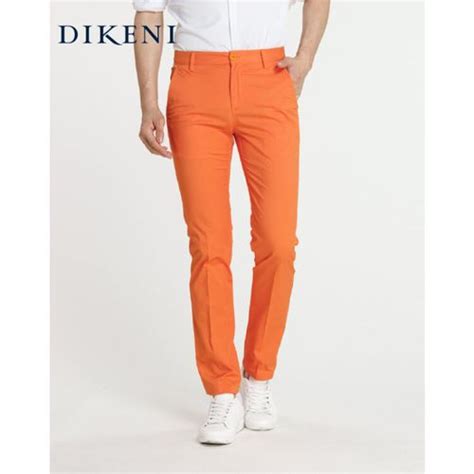 橙色衣服配什么裤子好看 橙色裤子配什么颜色的上衣最好看(4)_配图网