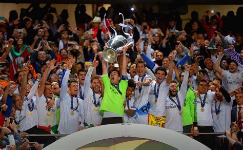 【图集】十年欧冠捧杯夜：皇萨仁几乎成垄断！越往前翻越怀念