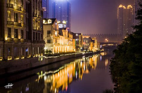 武汉楚河汉街夜景高清图片下载-正版图片500904632-摄图网