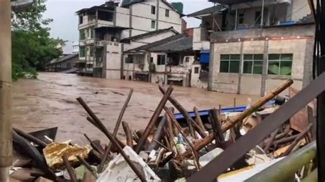 江西中北部遭强降雨 房屋被毁车辆农田被淹-图片频道