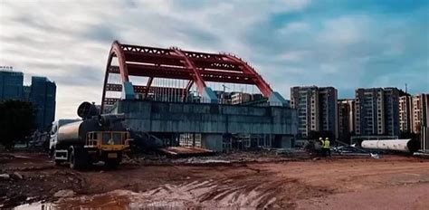 南充潆华大道跨线桥开工，火车北站交通配套继续升级-南充楼盘网