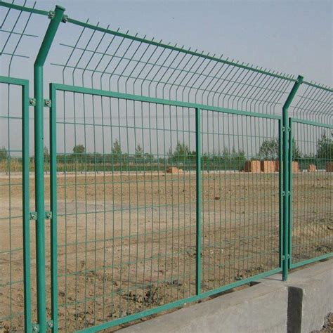 常规围栏网的安装方法