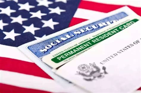 【绿卡续卡条件】拿到美国绿卡后需要长期住在美国么？_要求
