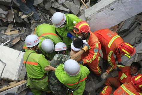 工人失足掉进约3米深地下室 乐清消防现场紧急救援-新闻中心-温州网
