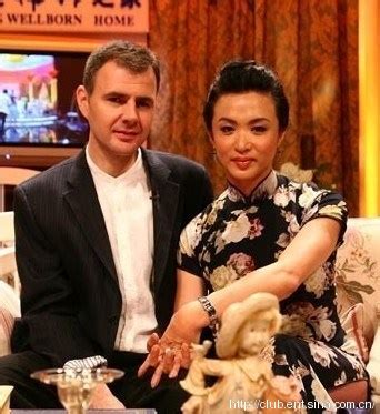 金星变性前妻子近照, 10年婚姻前妻怀了别人孩子!