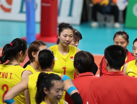 为姑娘们加油！今晚6点半，中国女排最后一场预赛对阵韩国_手机新浪网
