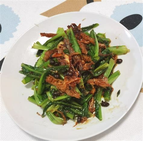 【豆豉鲮鱼油麦菜的做法步骤图，怎么做好吃】NZmom_下厨房
