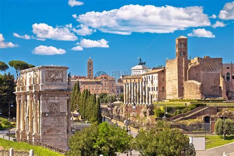 在意大利首都罗马风景优美的春季中历史悠久的罗马论坛高清图片下载-正版图片303561219-摄图网
