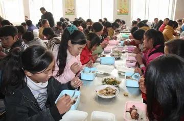 丹江中学：学生吃上丰盛营养的自助餐 - 中华人民共和国教育部政府门户网站