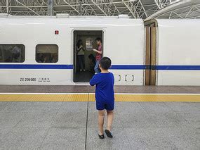高铁车门高清图片下载_红动中国
