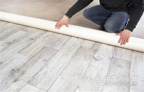 地板革铺装步骤-中国木业网