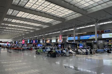 民生 _ 上海虹桥机场T1航站楼全面启用：从值机到登机全程自助刷证、刷脸通行