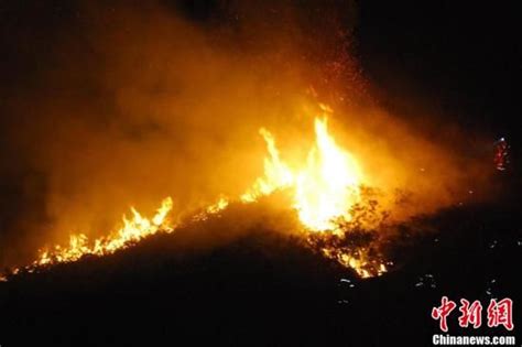 昆明城郊山火明火已扑灭 起火原因仍在调查