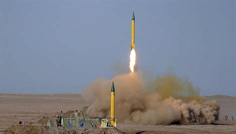 伊朗展示两款新式国产导弹，命名别有深意……
