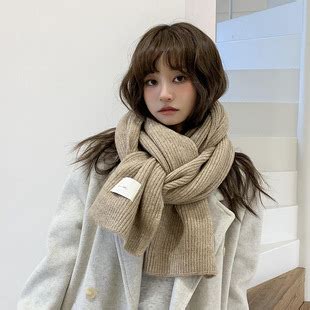 温柔风围巾女生头像