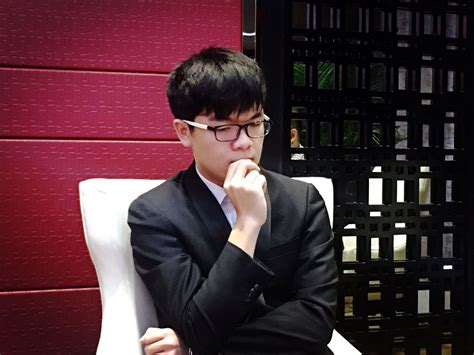 围棋选手柯洁:通过比赛了解AlphaGo思想_天极网