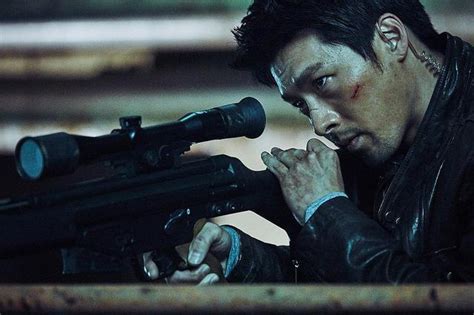 今年最值得期待的韩国电影，两大男神影帝对垒飙戏《狩猎》|青龙|韩元|李政宰_新浪新闻