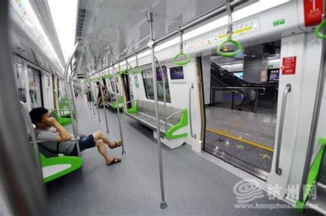 上海地铁1号线首末班车时刻表_julian910831-站酷ZCOOL