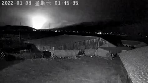 青海地震前1秒强光闪耀地平线 罕见至极真相简直令人惊个呆 - 社会热点 - 拽得网
