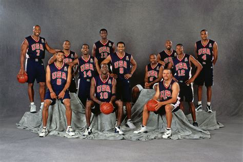 NBA老照片-2000年梦之队全家福 他们永远不会被尘封_篮球-NBA_NIKE新浪竞技风暴_新浪网