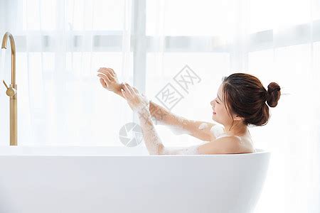 浴缸，美女图片_浴缸，美女素材_浴缸，美女高清图片_摄图网图片下载