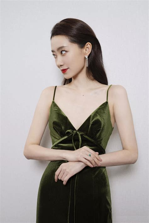 熊黛林吊带礼服图片