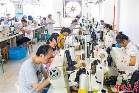 重庆邮电大学“璧特梦”实践队赴奥康鞋业参观采访