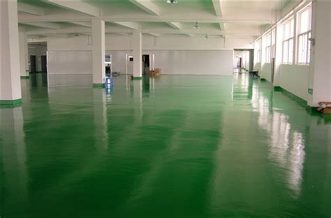 环氧砂浆地坪漆和环氧自流平地坪漆施工的区别-光磊地坪