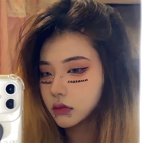 唇钉头像非主流