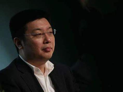 他是中国最牛传媒公司老板，每天工作到凌晨，1年面谈1000多客户|传媒|分众传媒|江南春_新浪新闻