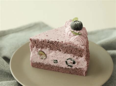 蓝莓奶油蛋糕配方：能抹面、夹馅、裱花_海绵_糖浆_面糊