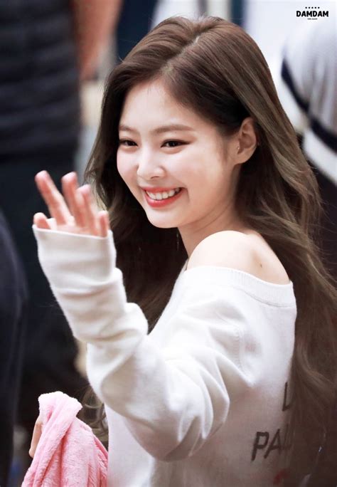 Jennie图片