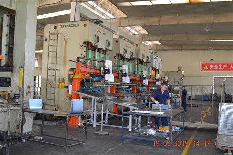 安徽三鑫机械制造有限公司-CNC全自动玻璃切割机,NC玻璃切割机,超薄玻璃切割机