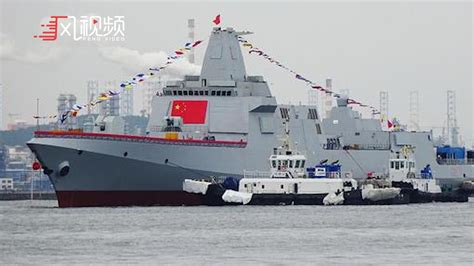 中国海军055型“南昌”号驱逐舰，进行海上补给的公开画面！_新浪新闻